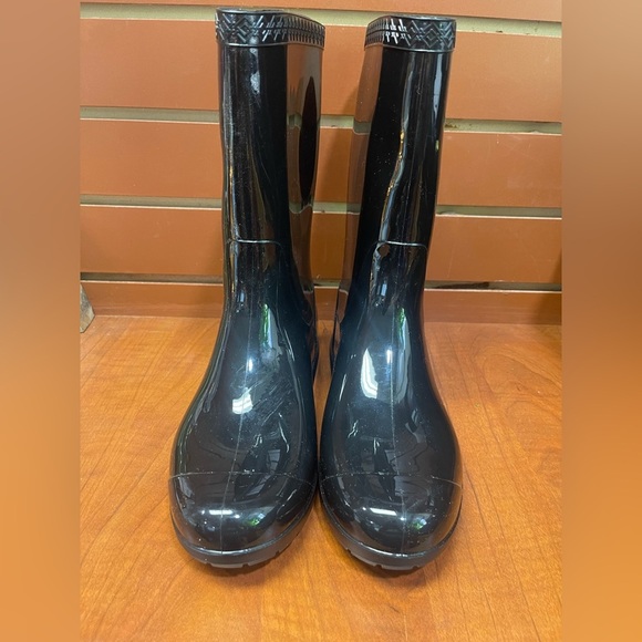 UGG Shiny Black Rain Boots - Picture 5 of 10